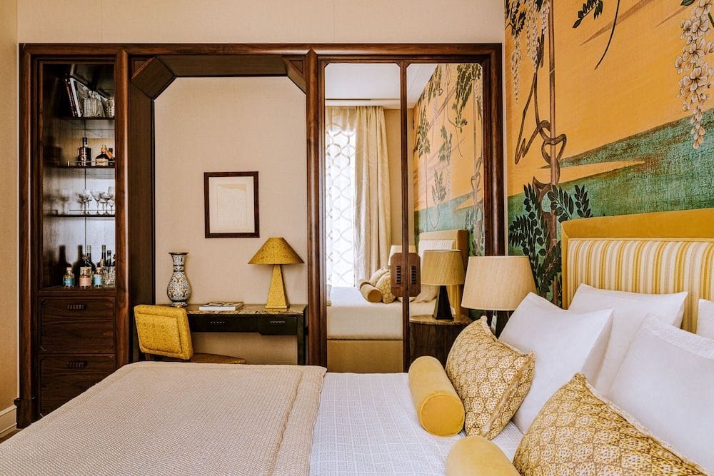 A Parisian reverie of elegance and calm hero image