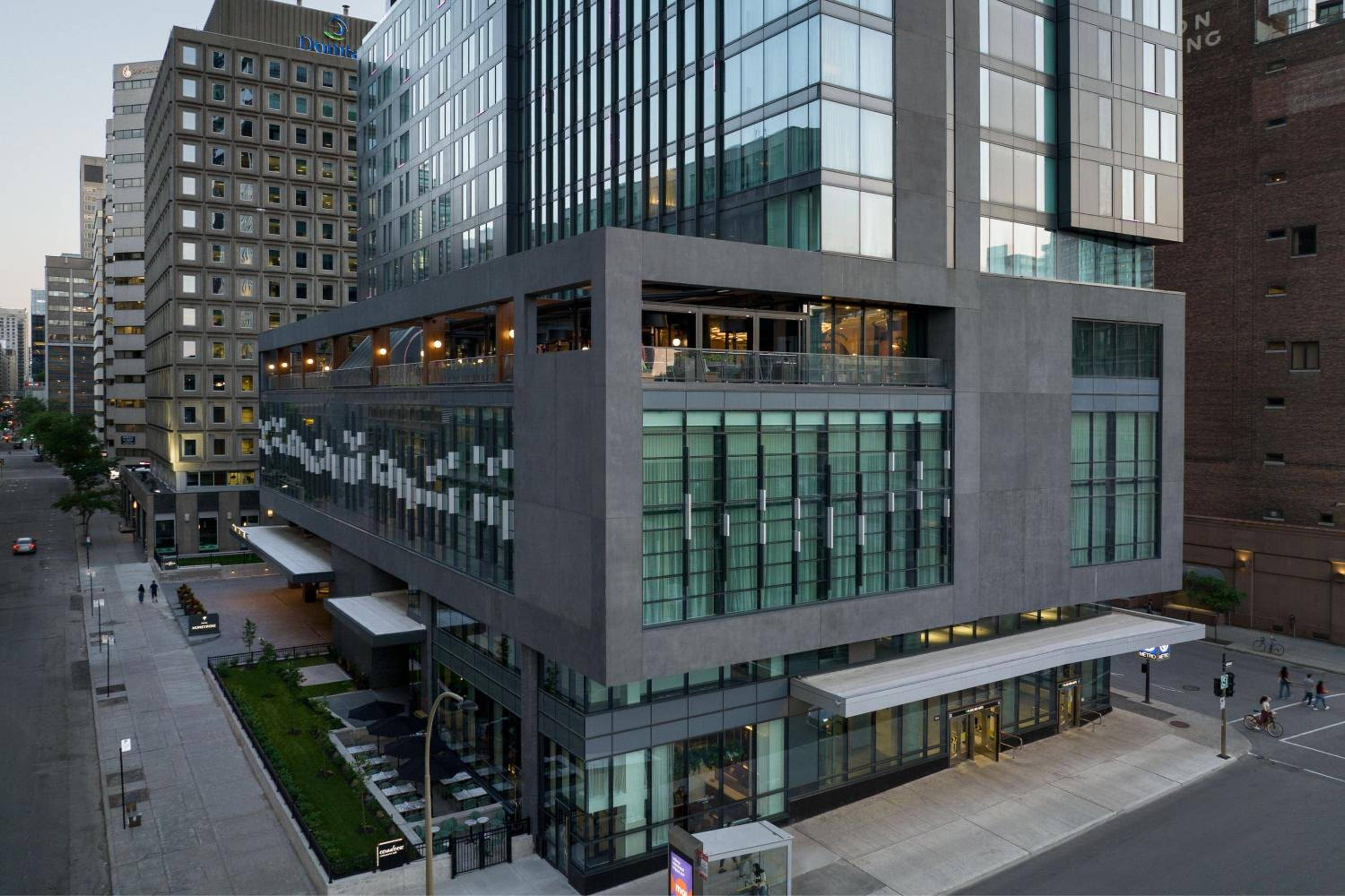 Embrace the Heartbeat of Montréal Luxury hero image