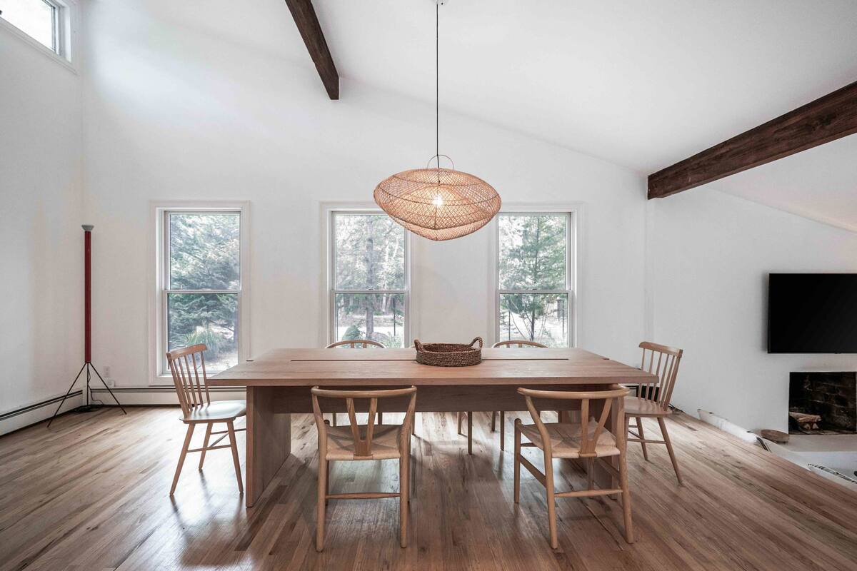 An Ideal Escape in the Heart of East Hampton hero image