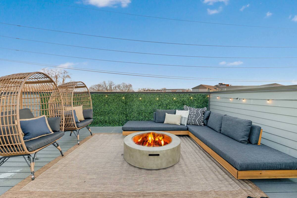 Elevate Your Senses in Nashville's Sky hero image