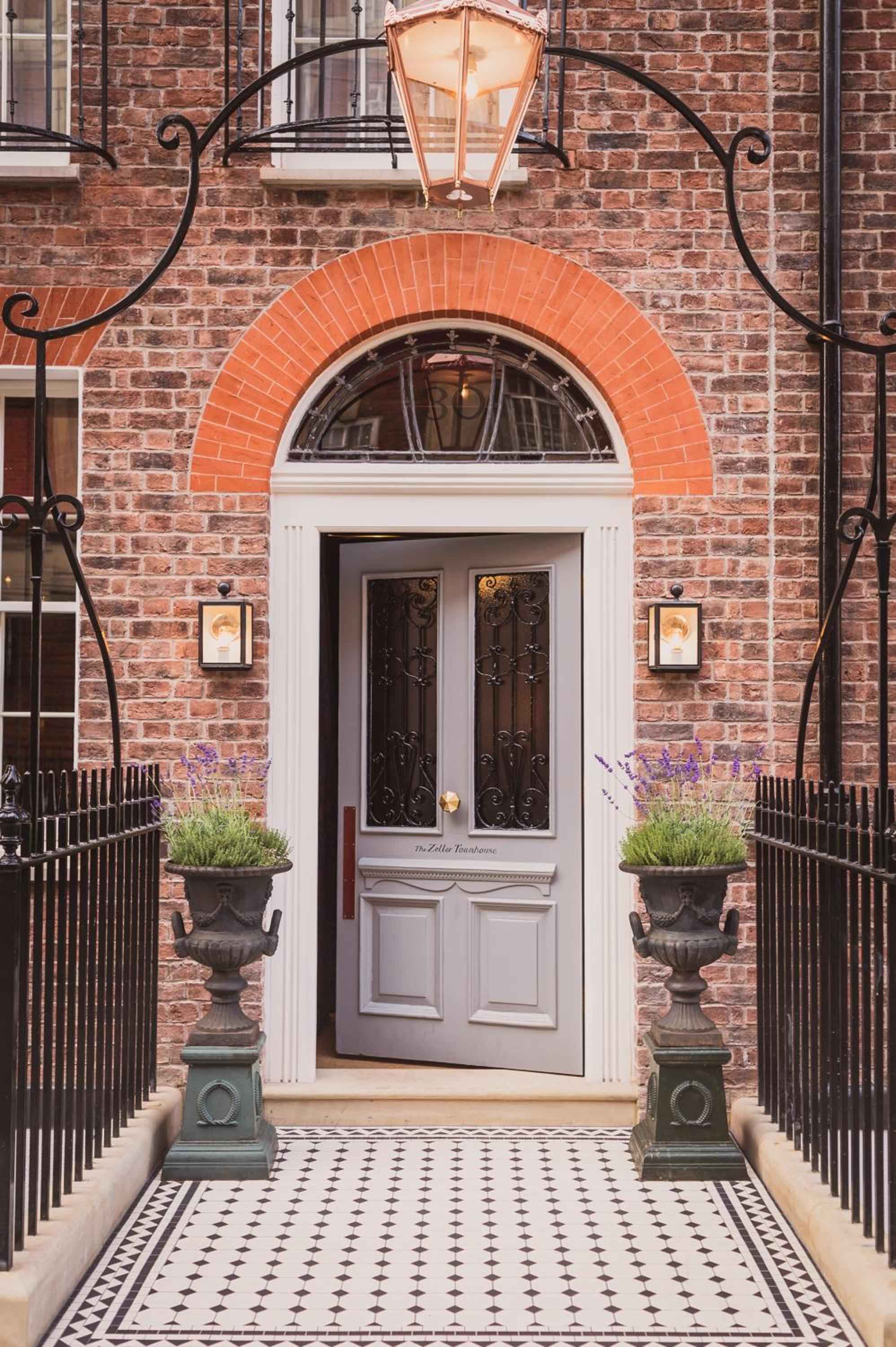 Elegance at the Heart of London's Buzz hero image
