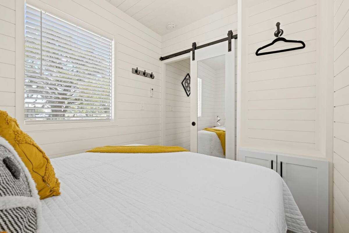 Reimagine Luxury in a Modern Sanctuary hero image