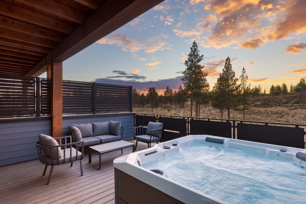 An upscale mountain escape with endless beauty hero image