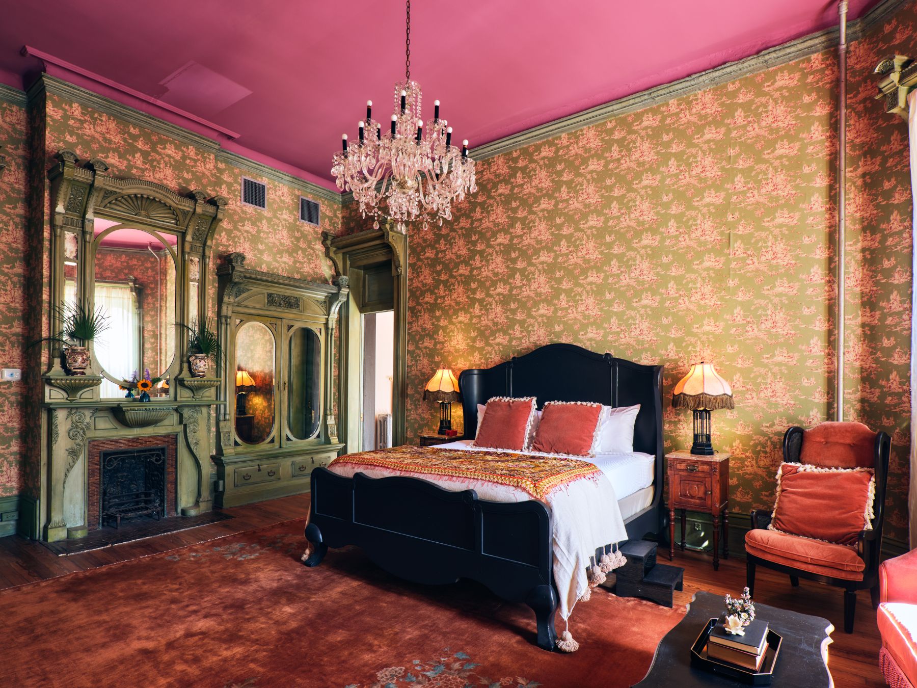 A timeless retreat where history and Southern charm meet hero image