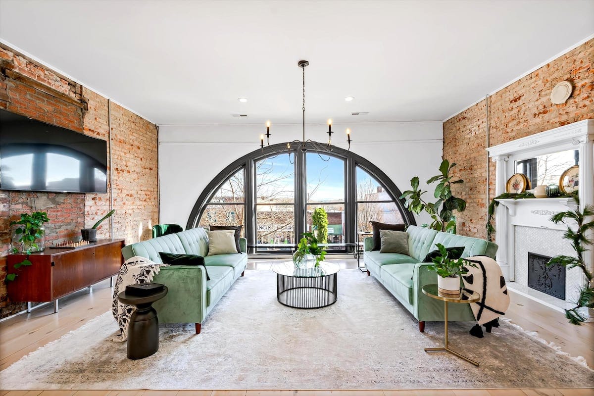 An Icon of Luxury Living in Historic Hendersonville hero image