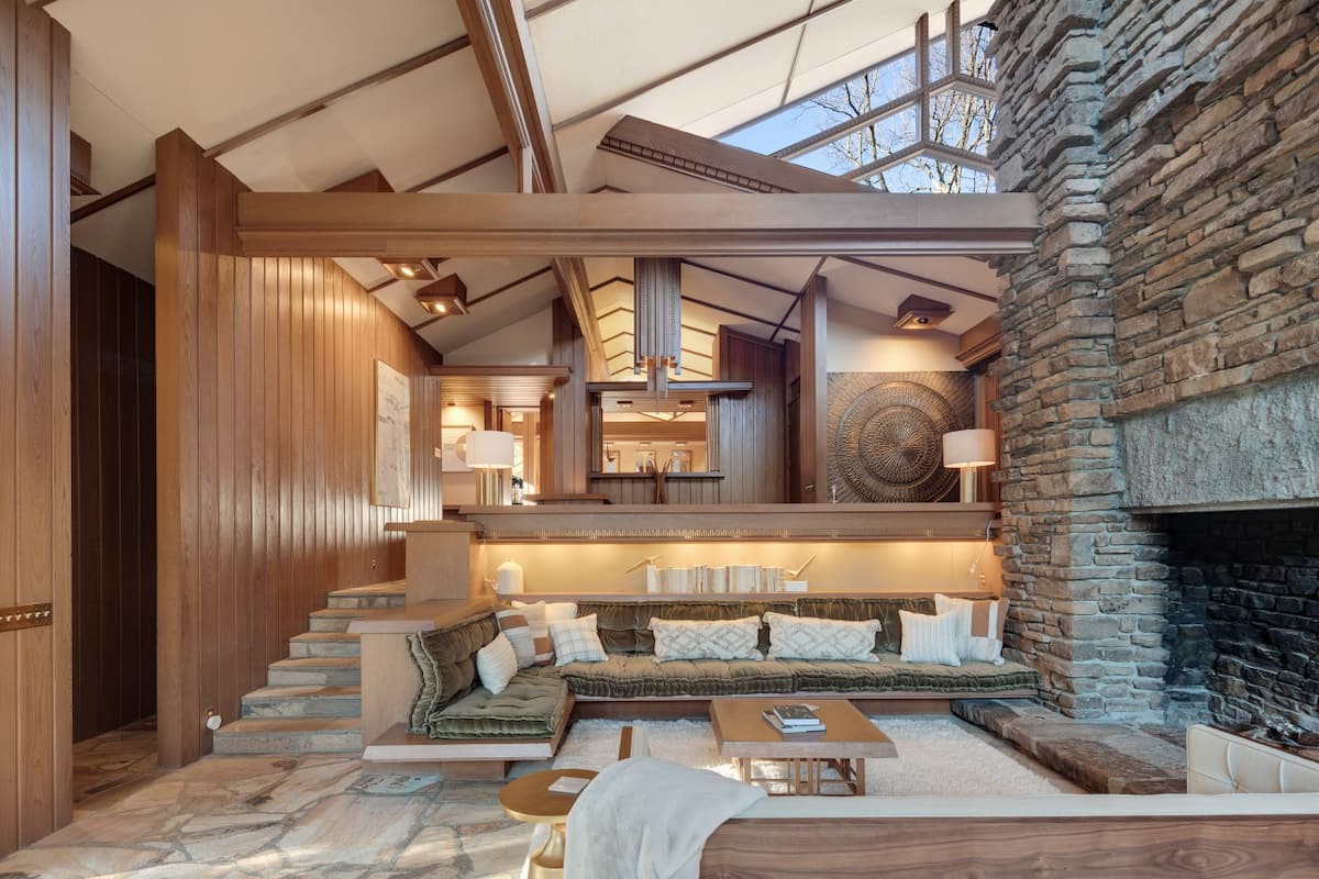 An Architectural Masterpiece in the Heart of Memphis hero image
