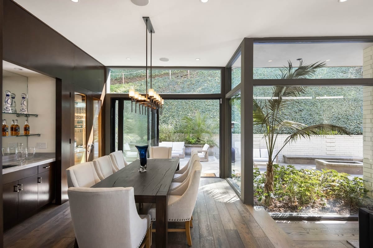 An Elegant Escape to Unmatched Beverly Hills Luxury hero image