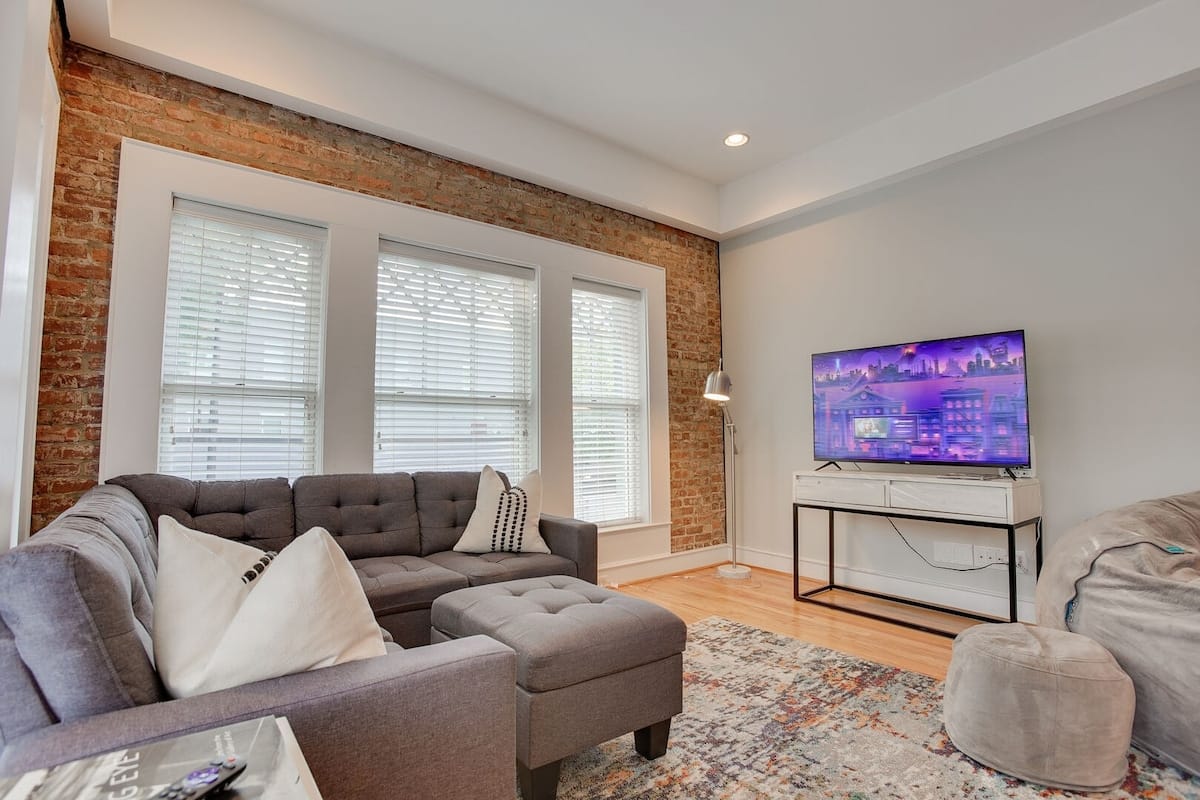 Urban Elegance in the Heart of Greenville hero image