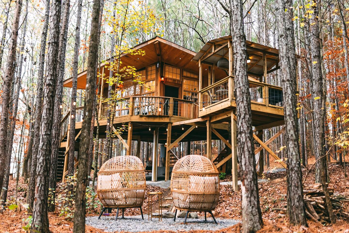 A Serene Hideaway Surrounded by the Sounds of Nature hero image