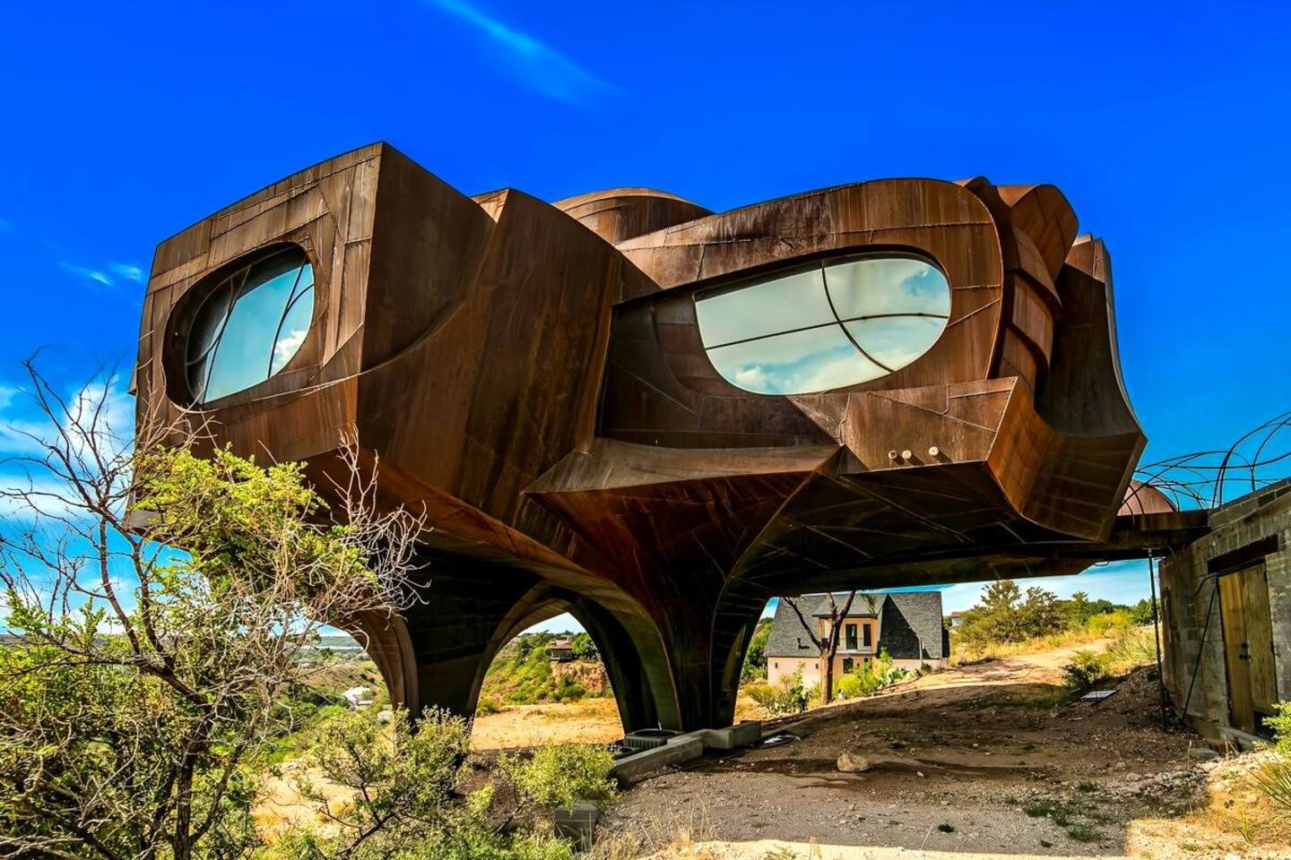 An Invitation to Explore Art and Architecture hero image