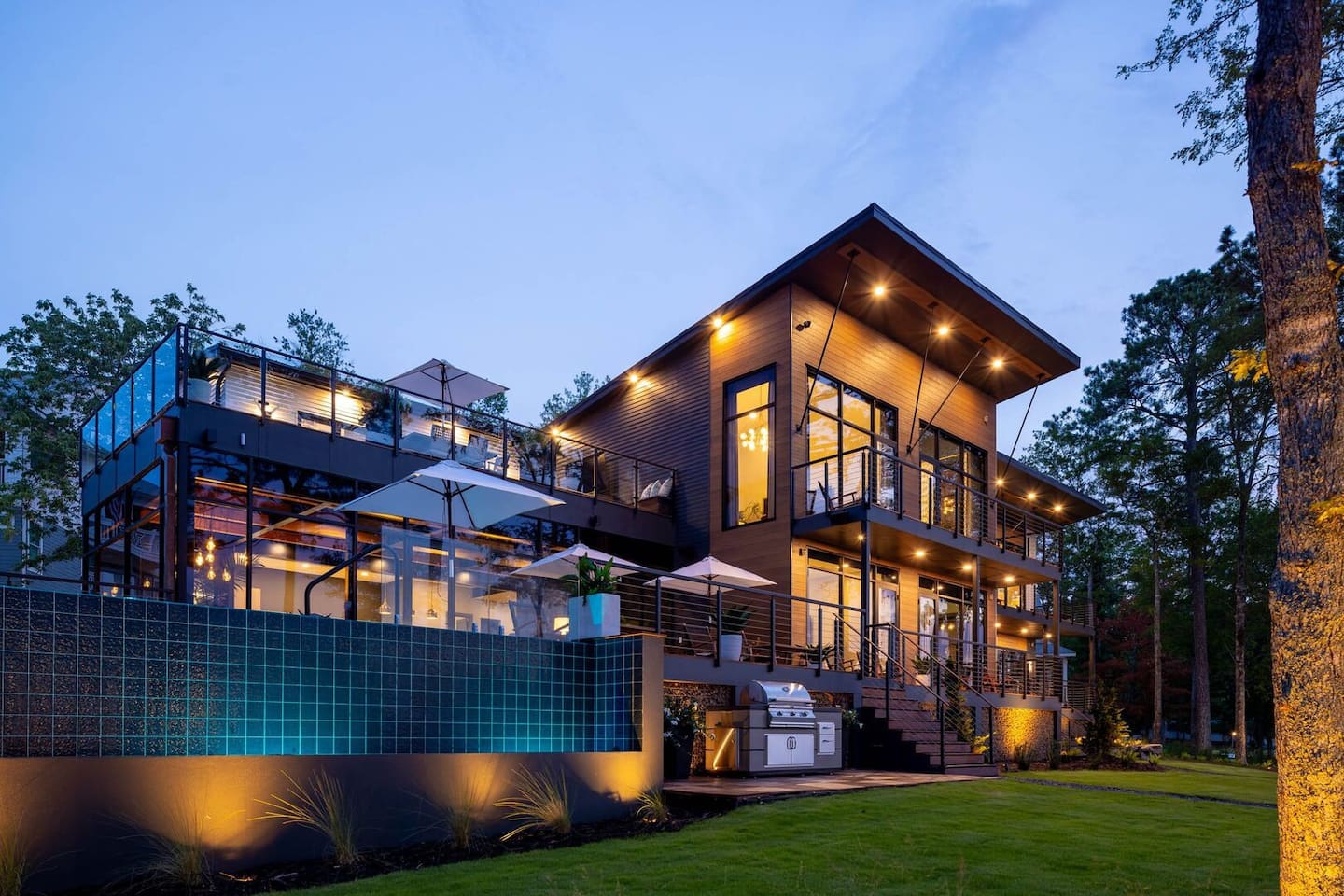 A Grand, Lakeside Retreat for Ultimate Relaxation hero image