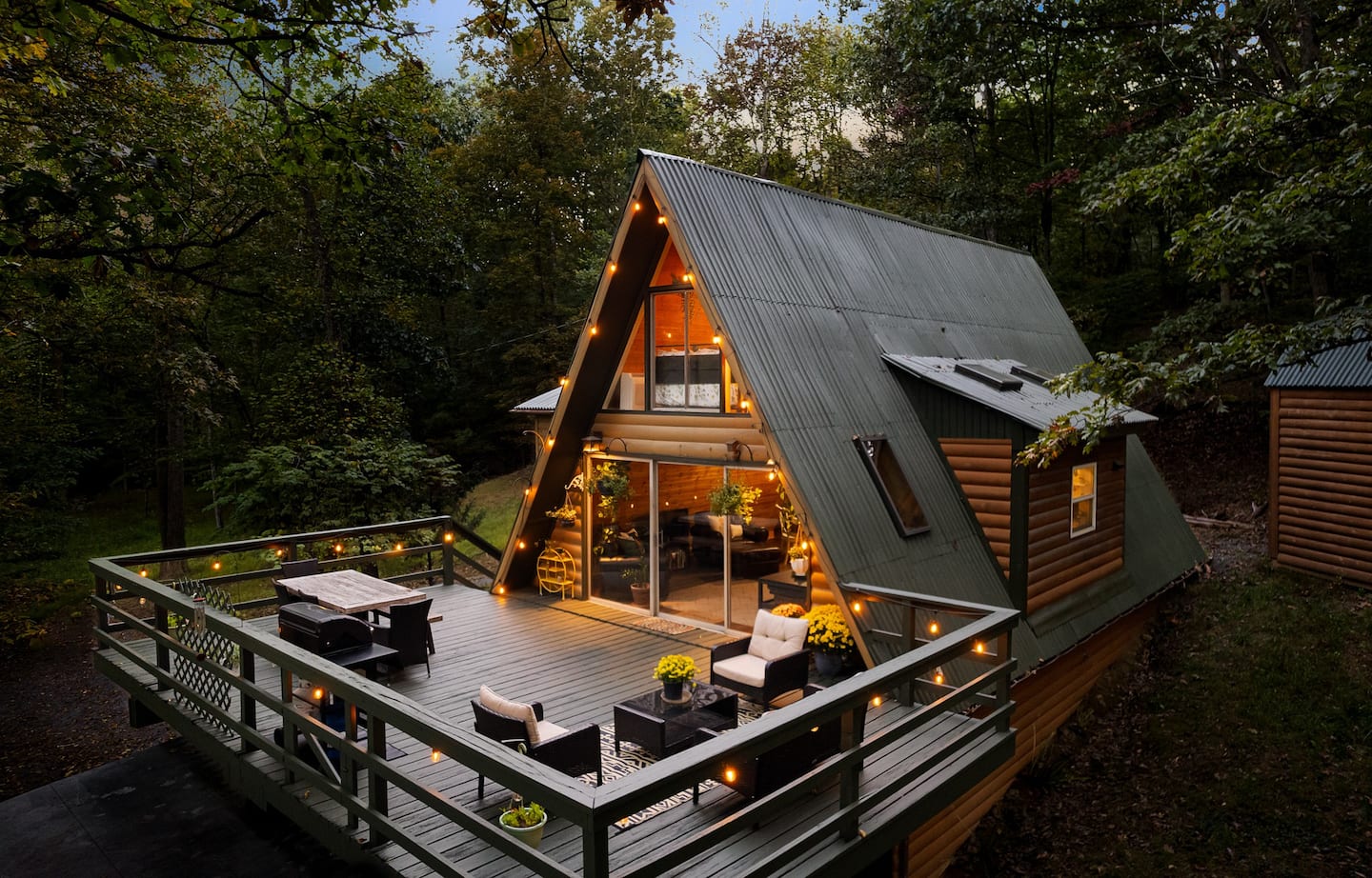 An enchanting retreat surrounded by scenic beauty hero image