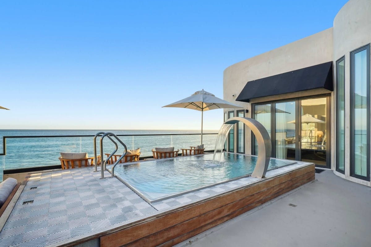 A world-class hideaway infused with Malibu charm hero image