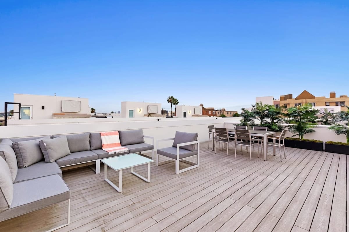 A serene escape moments from Hollywood’s energy hero image