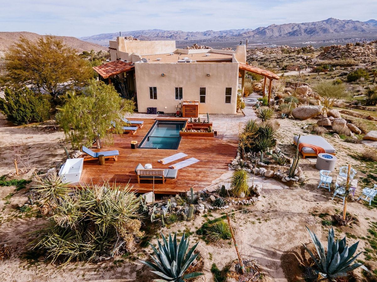 Secluded Oasis, Boulder Views. hero image