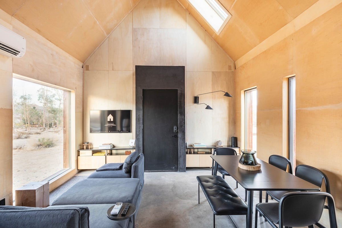 Experience off-grid living with unparalleled stargazing in this architect's cabin.