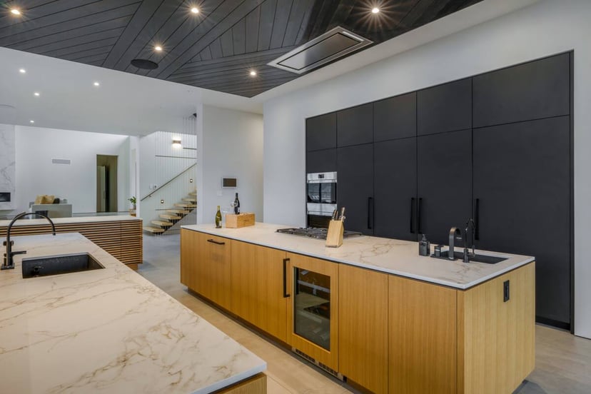 Image 1 of Lakeview Mansion w/Infinity Pool, Hot Tub / 6bed