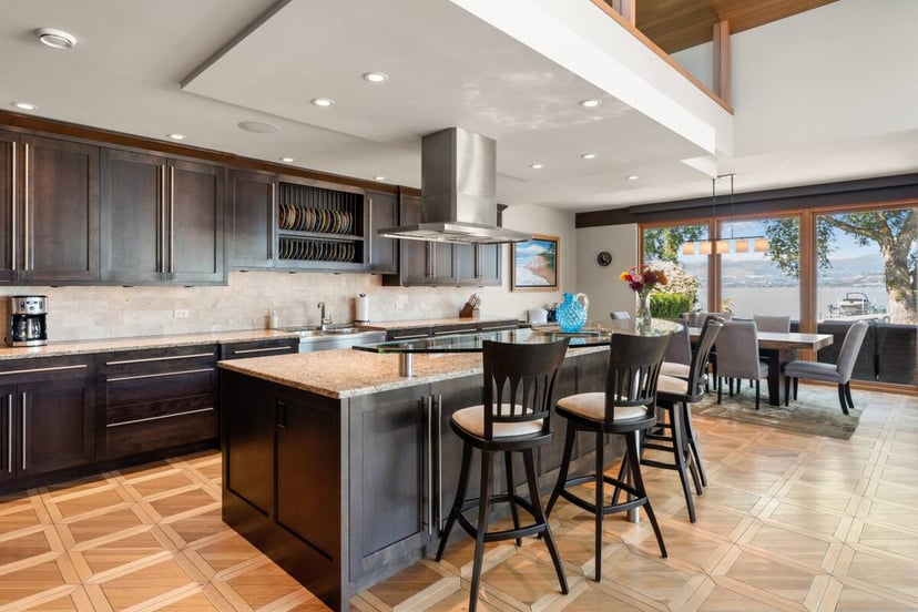 Image 4 of Okanagan Lakefront Home With Pool & Tennis Court