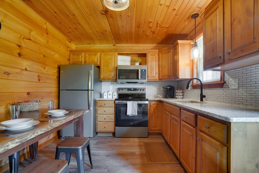 Image 4 of Creekside Cabin | Kayaks + Hot Tub