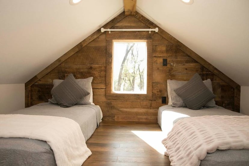 Image 3 of Plush Cabin 4 min to Homestead Heritage 18 min to
