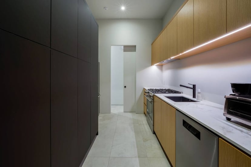 Image 3 of Lakeview Mansion w/Infinity Pool, Hot Tub / 6bed