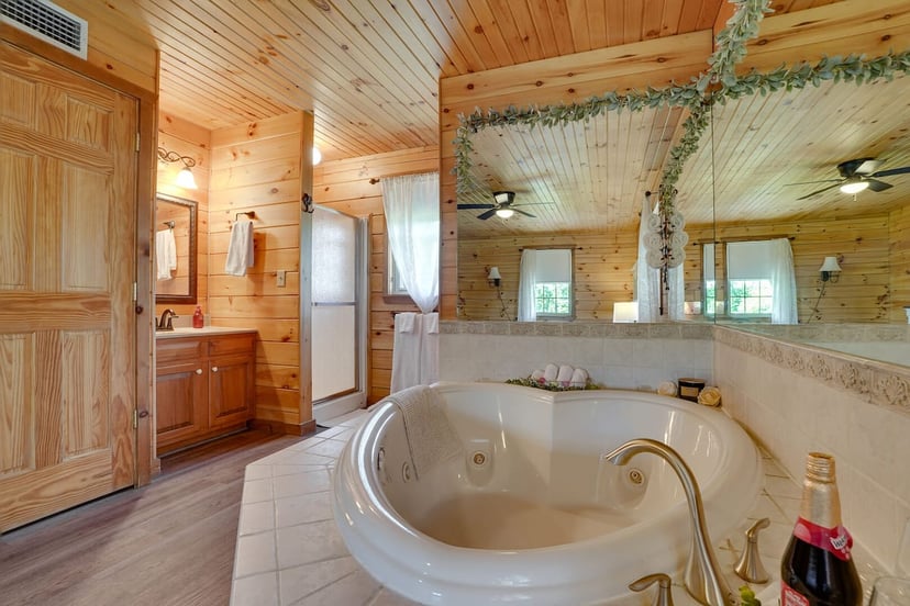 Image 5 of Creekside Cabin | Kayaks + Hot Tub