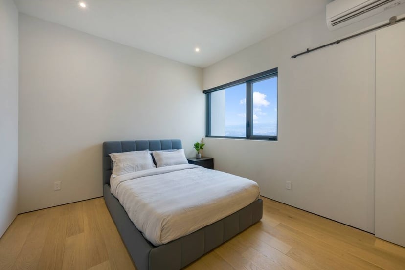 Image 10 of Lakeview Mansion w/Infinity Pool, Hot Tub / 6bed