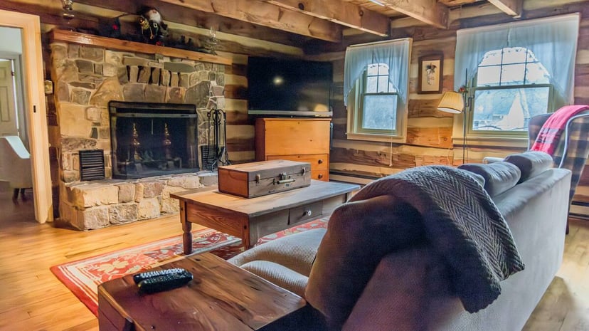 Image 20 of 3 min to the Springs | Rustic | Pet Friendly