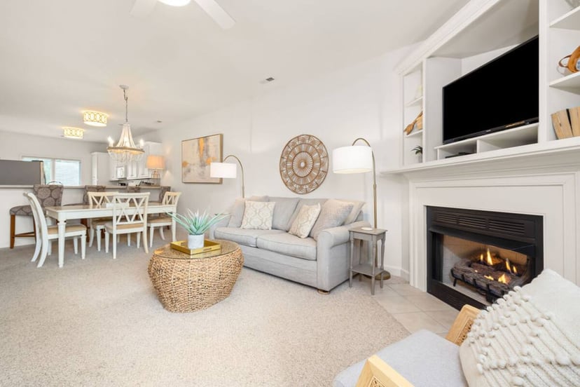 Image 13 of Lakefront Condo: 2 Free Kayaks! Hot Tub & Pools