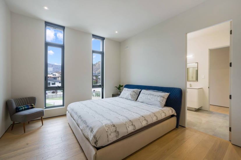 Image 15 of Lakeview Mansion w/Infinity Pool, Hot Tub / 6bed