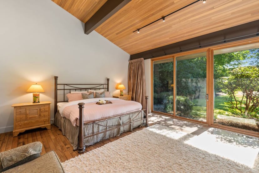 Image 34 of Okanagan Lakefront Home With Pool & Tennis Court