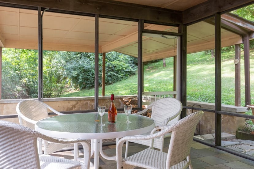 Image 21 of 3 min to the Springs | Rustic | Pet Friendly