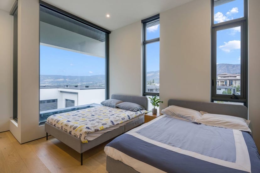 Image 16 of Lakeview Mansion w/Infinity Pool, Hot Tub / 6bed