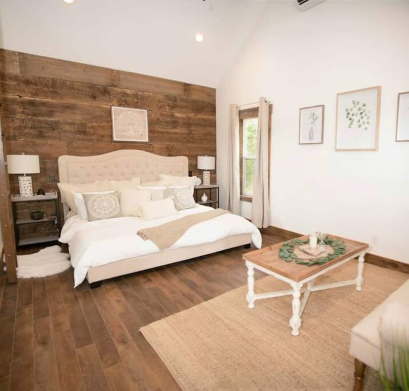 Image 23 of Plush Cabin 4 min to Homestead Heritage 18 min to