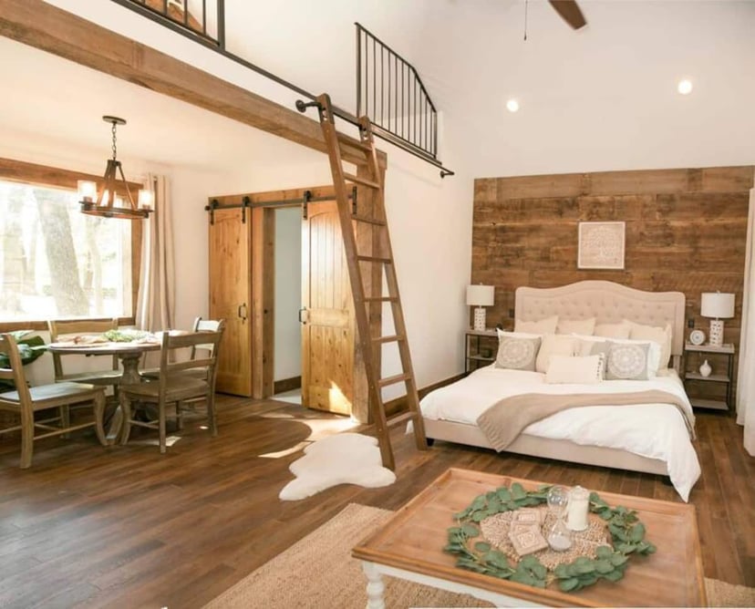 Image 25 of Plush Cabin 4 min to Homestead Heritage 18 min to