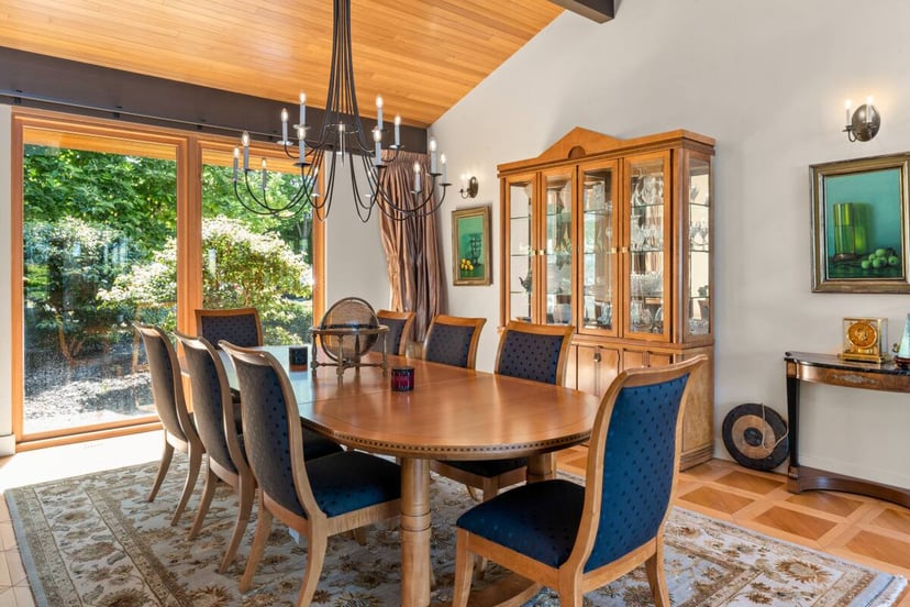 Image 39 of Okanagan Lakefront Home With Pool & Tennis Court